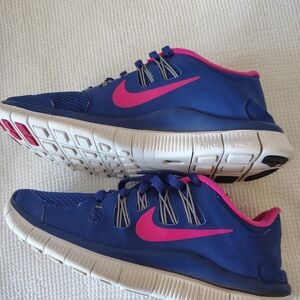 Nike Free 5.0 Blue and Pink Athletic Shoes Size 6